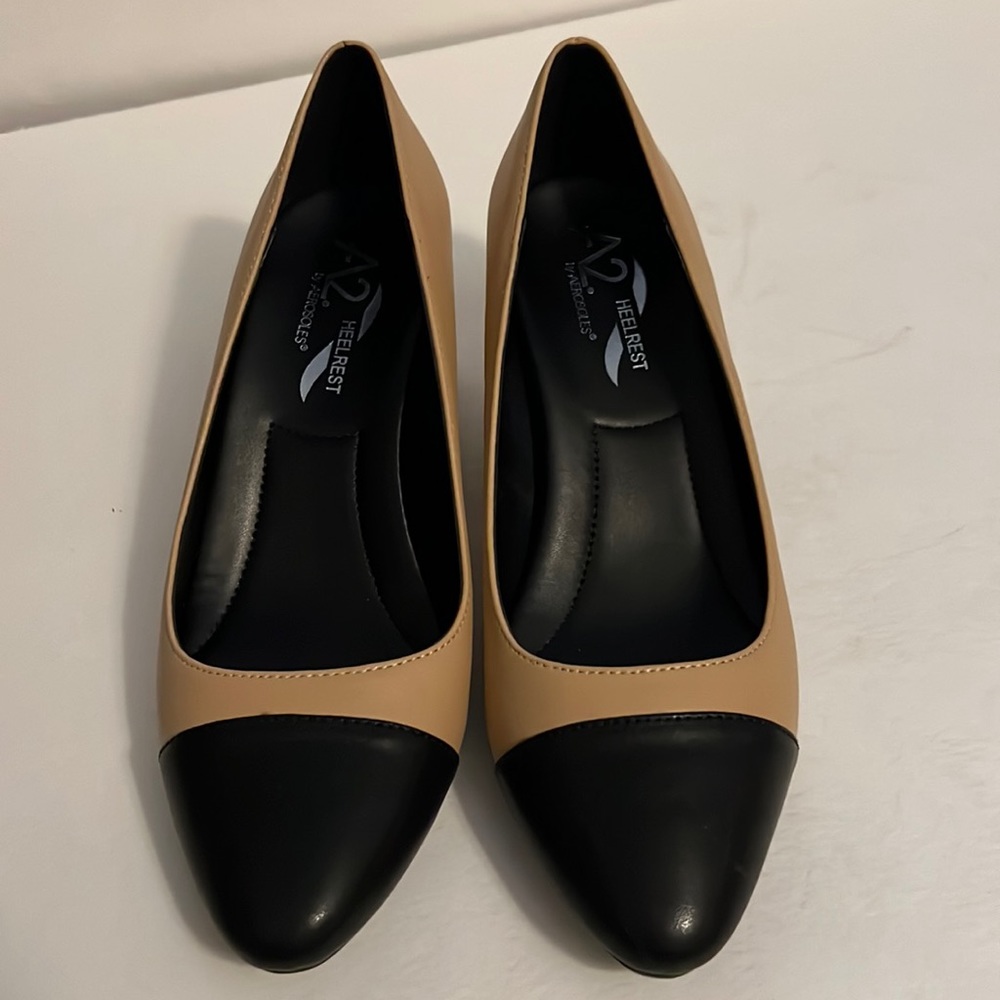 Size 7M Aerosoles mid heel pumps